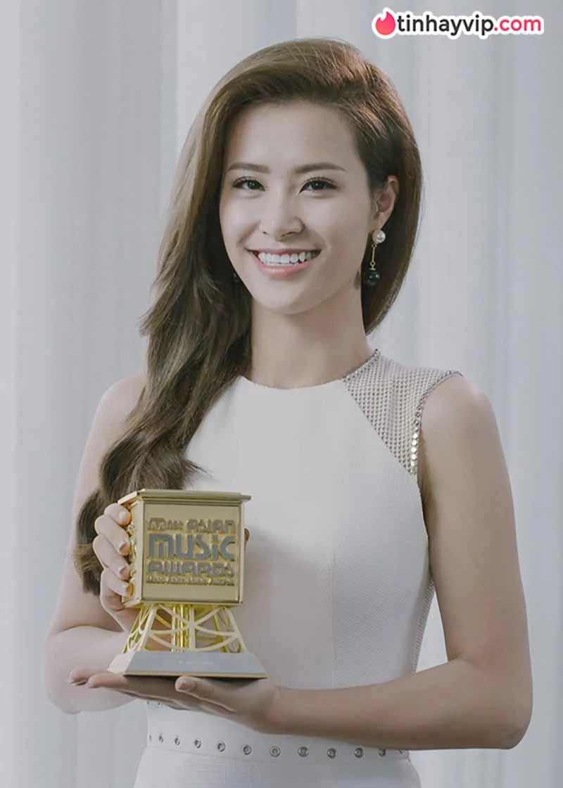 Đông Nhi: Tiểu sử biểu tượng âm nhạc thế hệ 8X, 9X