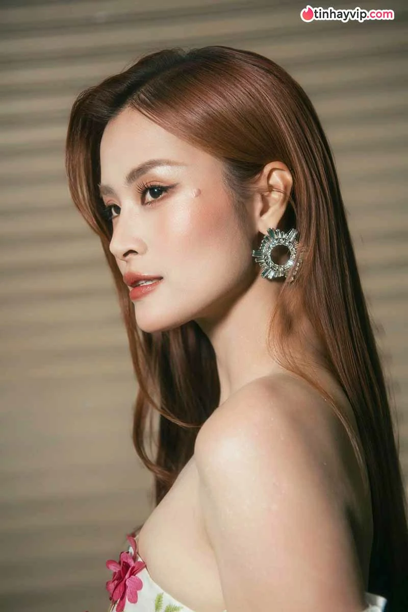 Đông Nhi: Tiểu sử biểu tượng âm nhạc thế hệ 8X, 9X