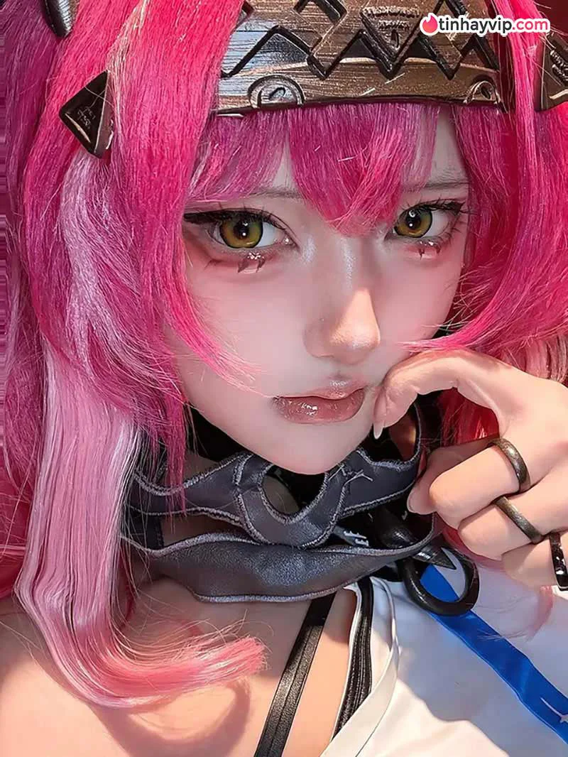Yiguicos - Nàng gái xinh cosplay anime sở hữu vẻ đẹp cực cuốn