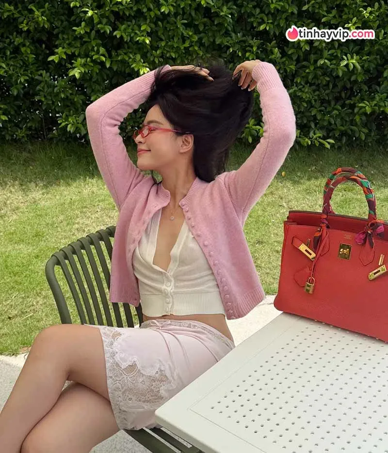 Hoàng Thùy Linh gây bất ngờ với diện mạo mới đầy khác lạ