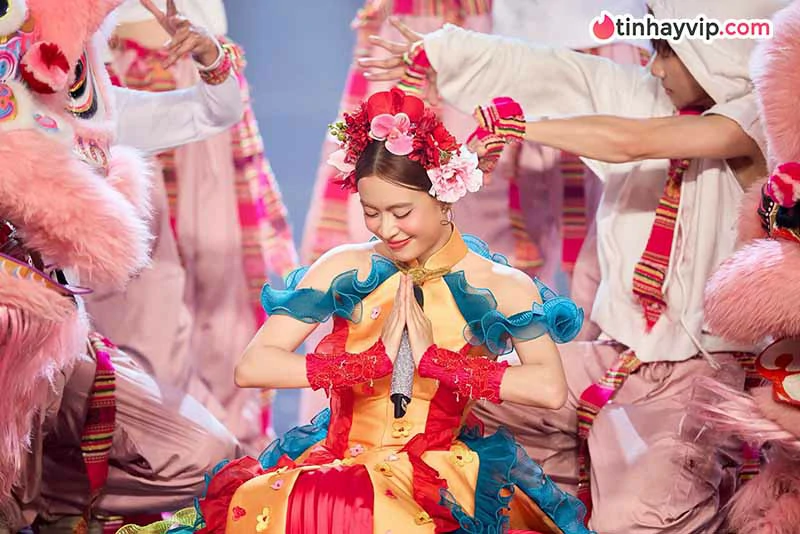 Hoàng Thùy Linh gây bất ngờ với diện mạo mới đầy khác lạ