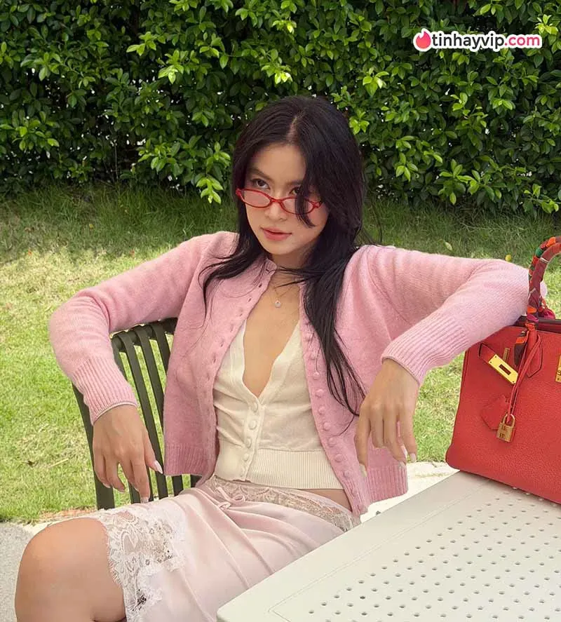 Hoàng Thùy Linh gây bất ngờ với diện mạo mới đầy khác lạ