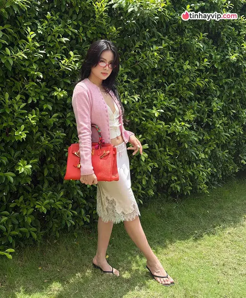 Hoàng Thùy Linh gây bất ngờ với diện mạo mới đầy khác lạ