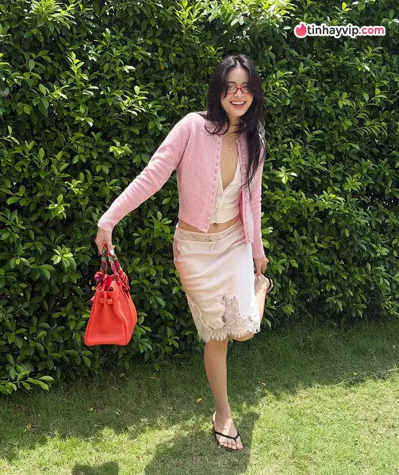 Hoàng Thùy Linh gây bất ngờ với diện mạo mới đầy khác lạ
