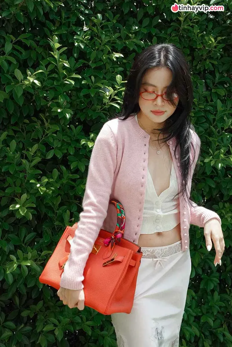 Hoàng Thùy Linh gây bất ngờ với diện mạo mới đầy khác lạ