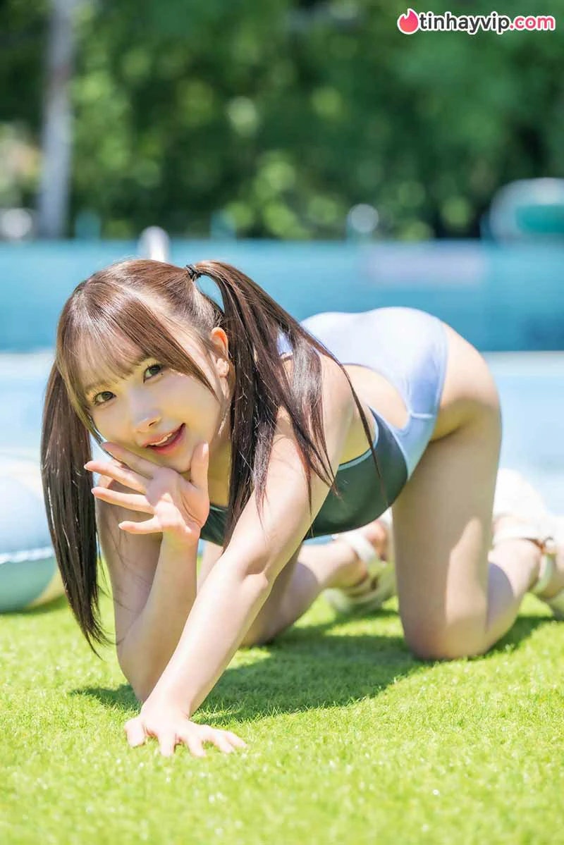 Diện đồ bơi khoe diện mạo hack tuổi, idol AV bị netizen quốc tế gắn mác tiêu cực