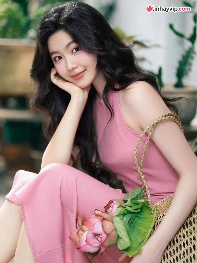 Lọ Lem - Sức hút tuổi 20 của ái nữ nhà Quyền Linh