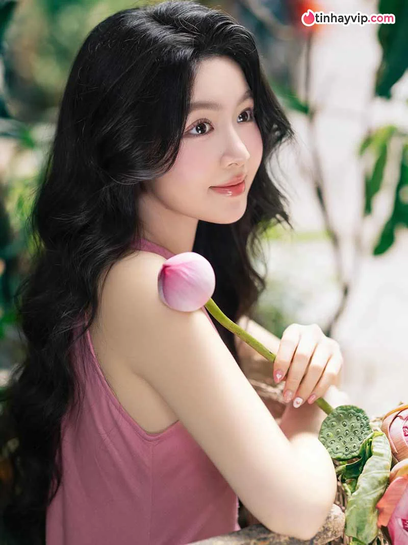 Cận cảnh gương mặt xinh đẹp của Lọ Lem