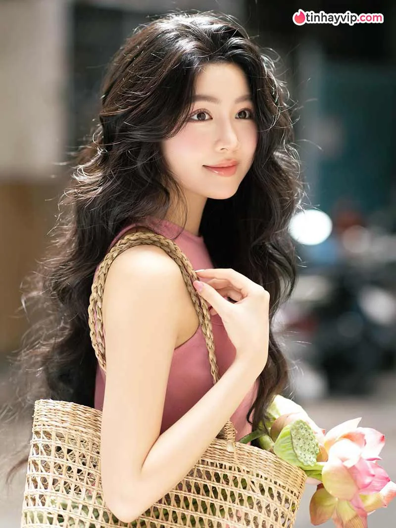 Lọ Lem - Sức hút tuổi 20 của ái nữ nhà Quyền Linh