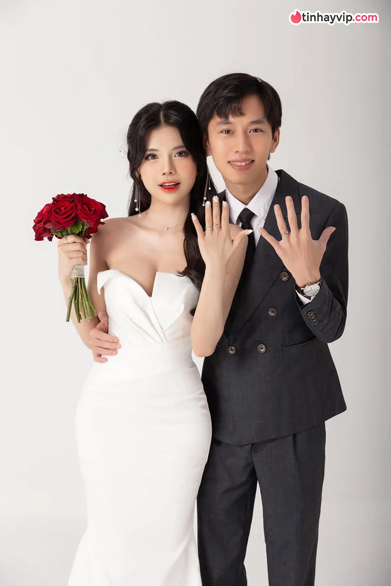 Hạnh phúc viên mãn của cặp đôi Mai Dora - Văn Tùng