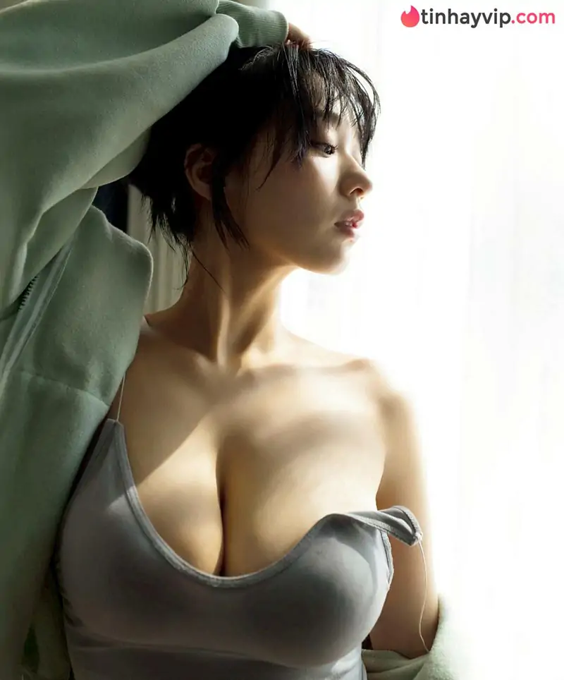 Mao Takano tung ảnh bikini ướt át, fan Việt rần rần vì địa điểm chụp quen thuộc!