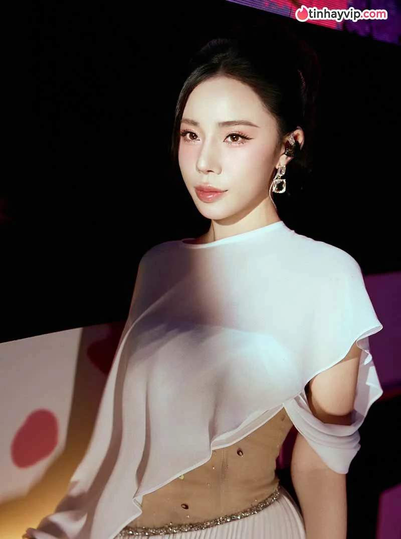 Hot girl Việt Nam: Top 12 nữ streamer và mc esports