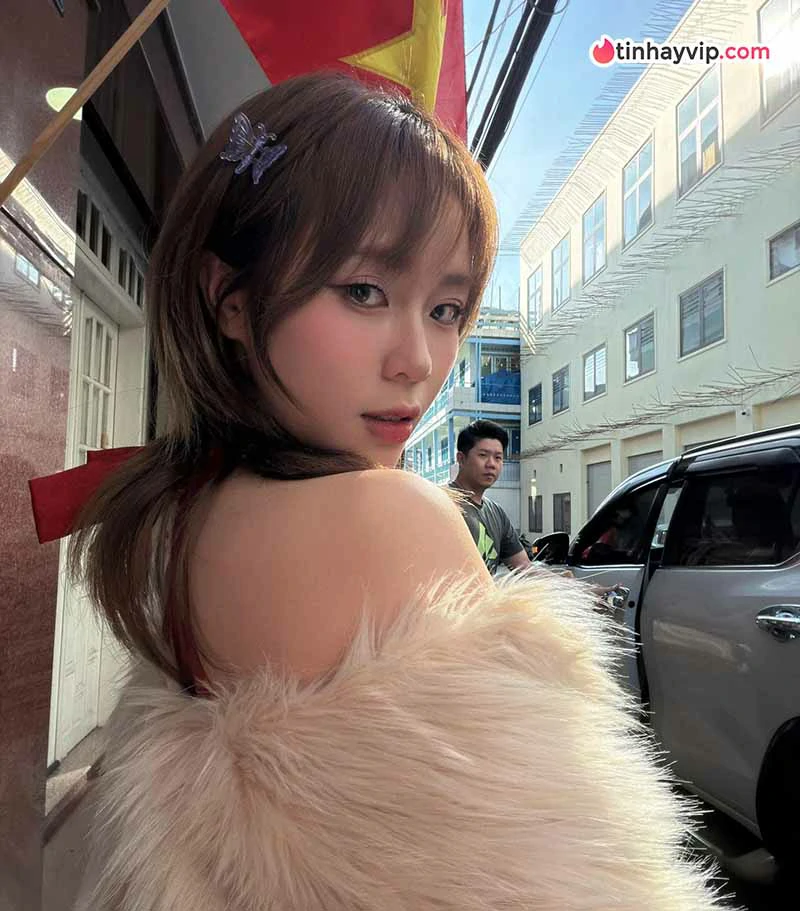 Hot girl Việt Nam: Top 12 nữ streamer và mc esports