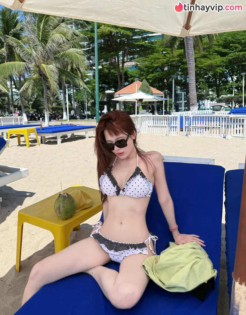 Sắc vóc gợi cảm của hot TikToker Ngọc Kem trong loạt ảnh du lịch mới nhất