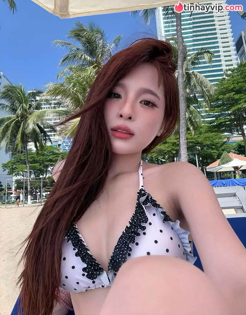Sắc vóc gợi cảm của hot TikToker Ngọc Kem trong loạt ảnh du lịch mới nhất