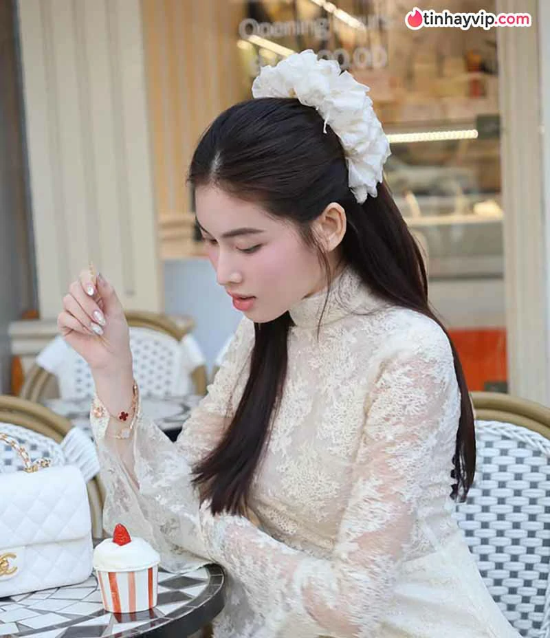Nguyễn Lê Ngọc Thảo với đường cong quyến rũ trong bộ áo tắm