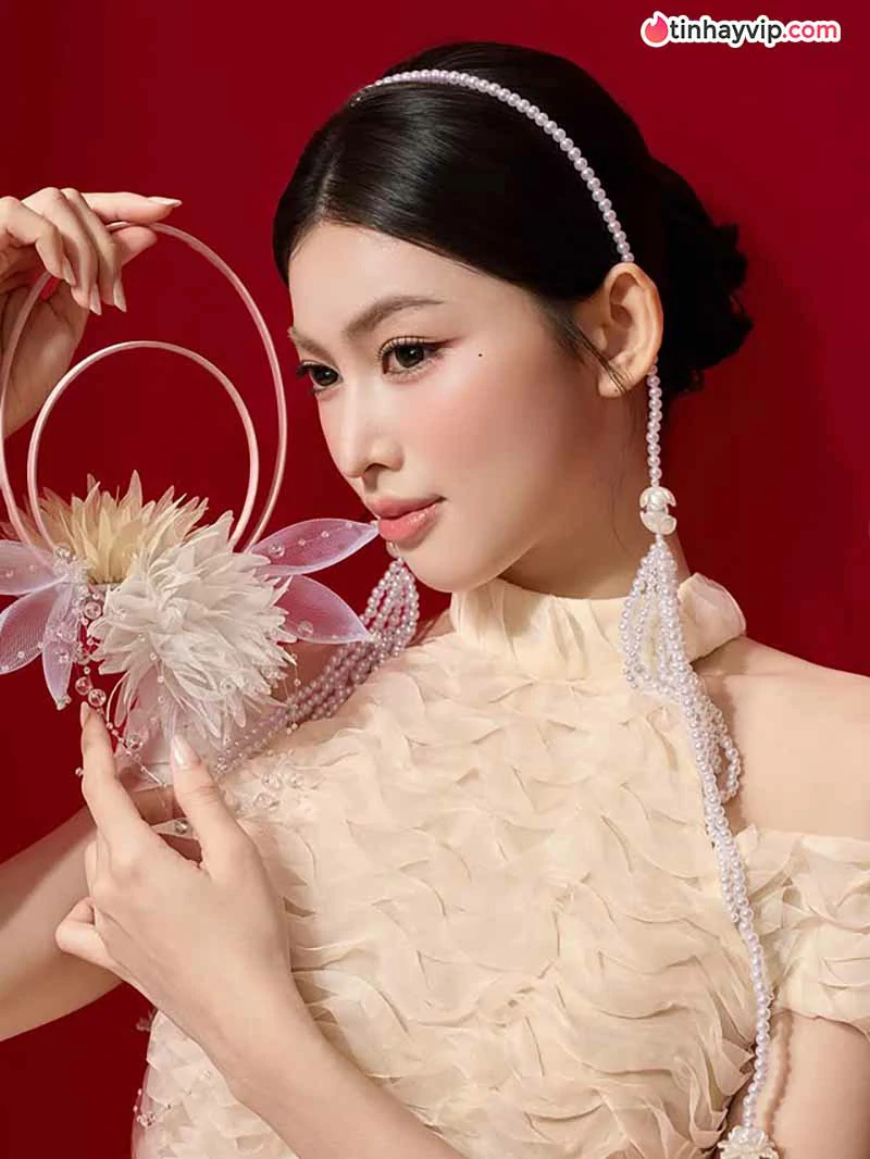 Nguyễn Lê Ngọc Thảo với đường cong quyến rũ trong bộ áo tắm