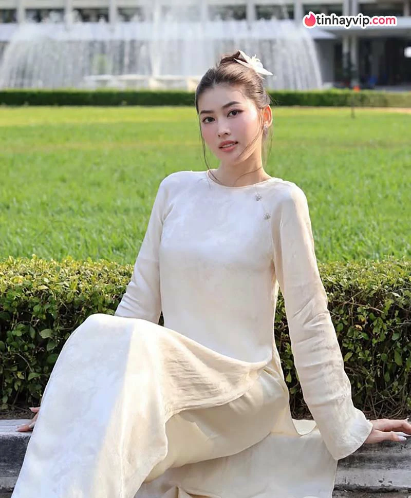 Nguyễn Lê Ngọc Thảo với đường cong quyến rũ trong bộ áo tắm