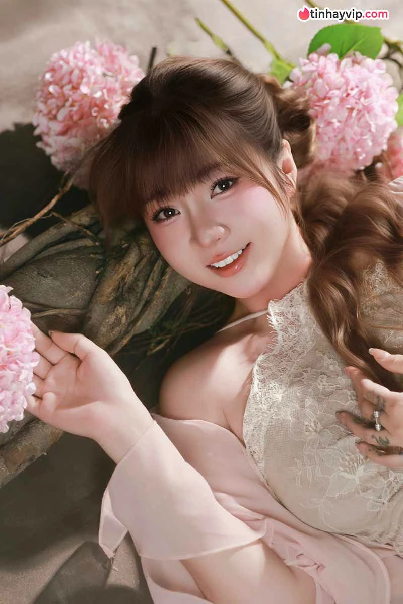 Như Hexi hóa nàng thơ với concept pastel ngọt ngào