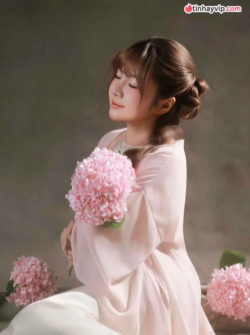 Như Hexi hóa nàng thơ với concept pastel ngọt ngào