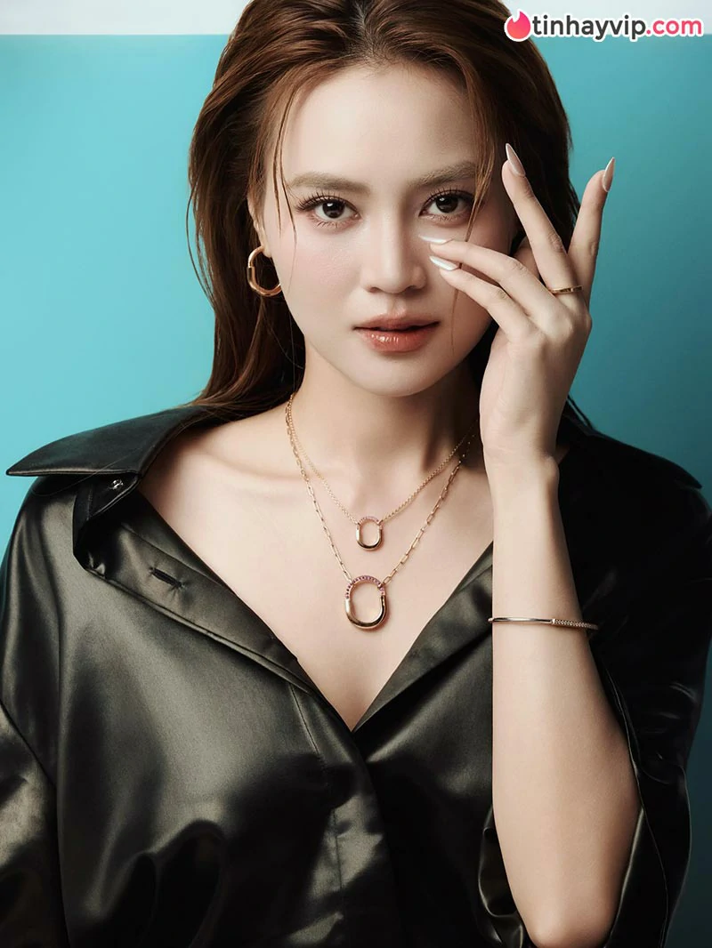 Ninh Dương Lan Ngọc là ai? Tiểu sử và chặng đường sự nghiệp rực rỡ ở tuổi 36
