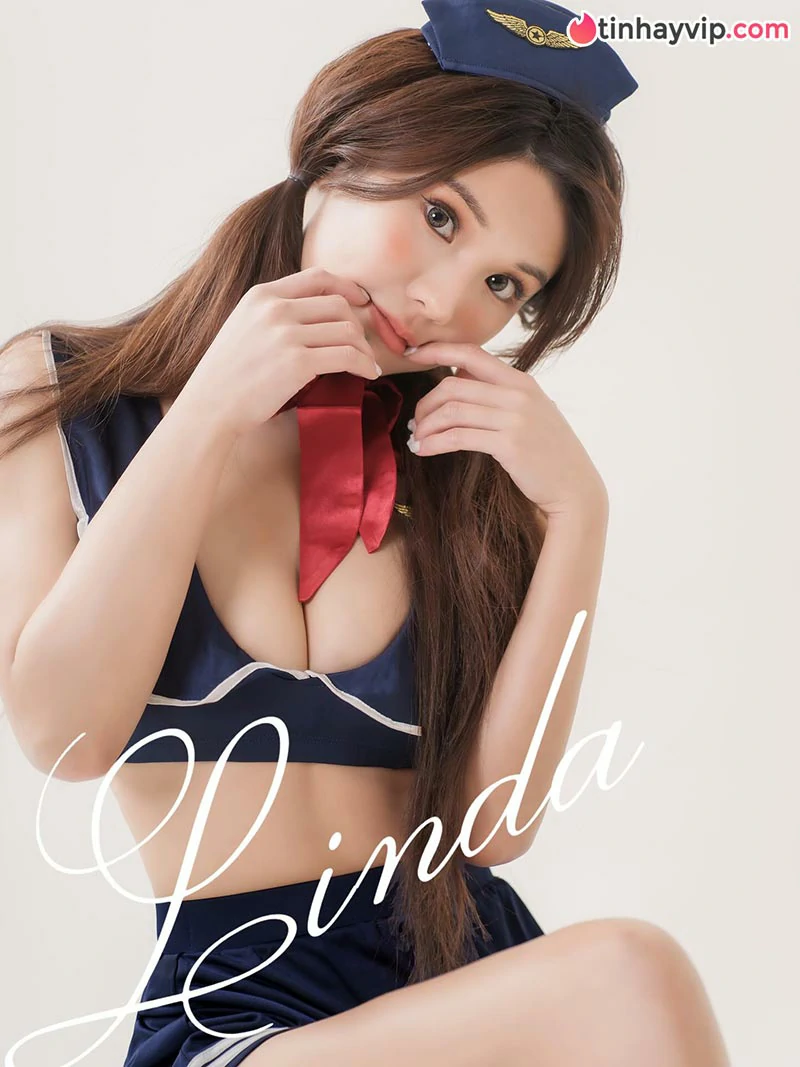 Nữ thần cheerleader Linda tung clip mát mẻ trong bồn tắm làm bùng nổ MXH