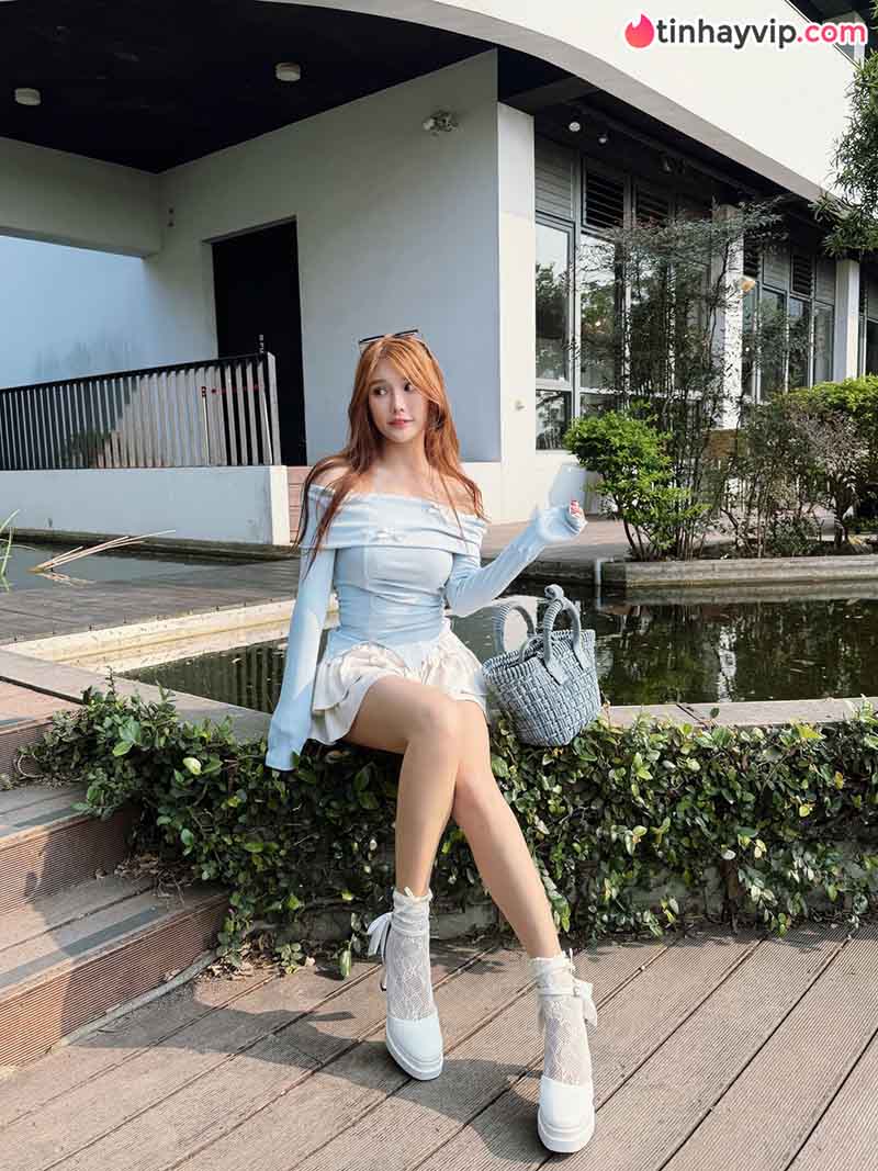 Nữ thần cheerleader Linda tung clip mát mẻ trong bồn tắm làm bùng nổ MXH