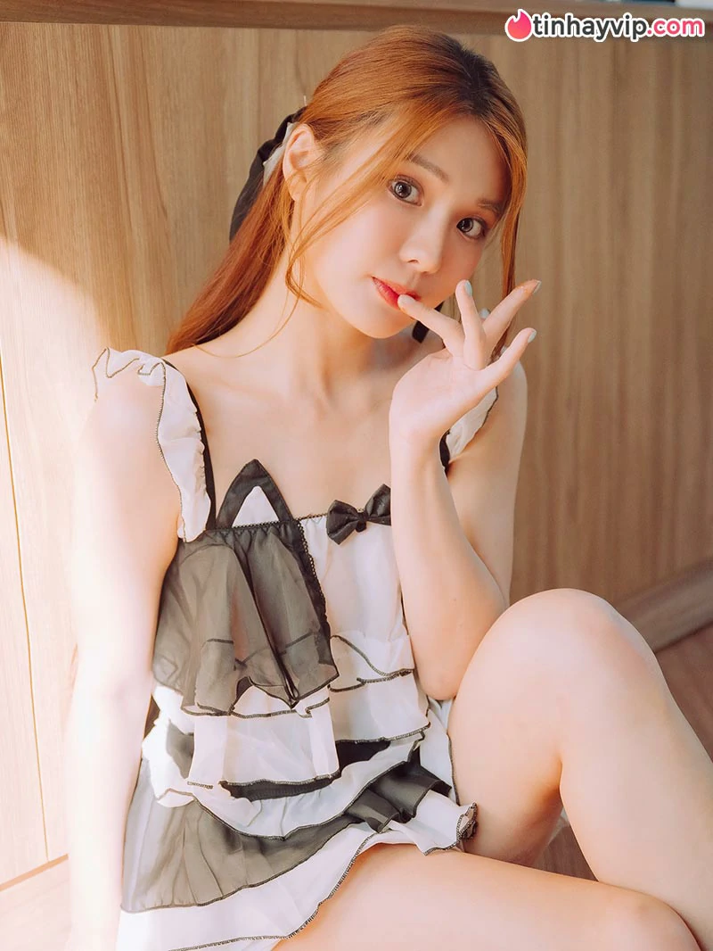 Nữ thần cheerleader Linda tung clip mát mẻ trong bồn tắm làm bùng nổ MXH