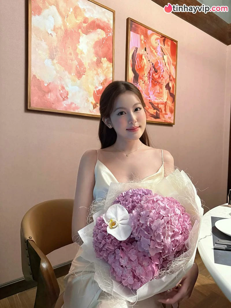 Tăng Mỹ Hàn gây bão với loạt ảnh sinh nhật sang chảnh cùng những chi tiết đặc biệt
