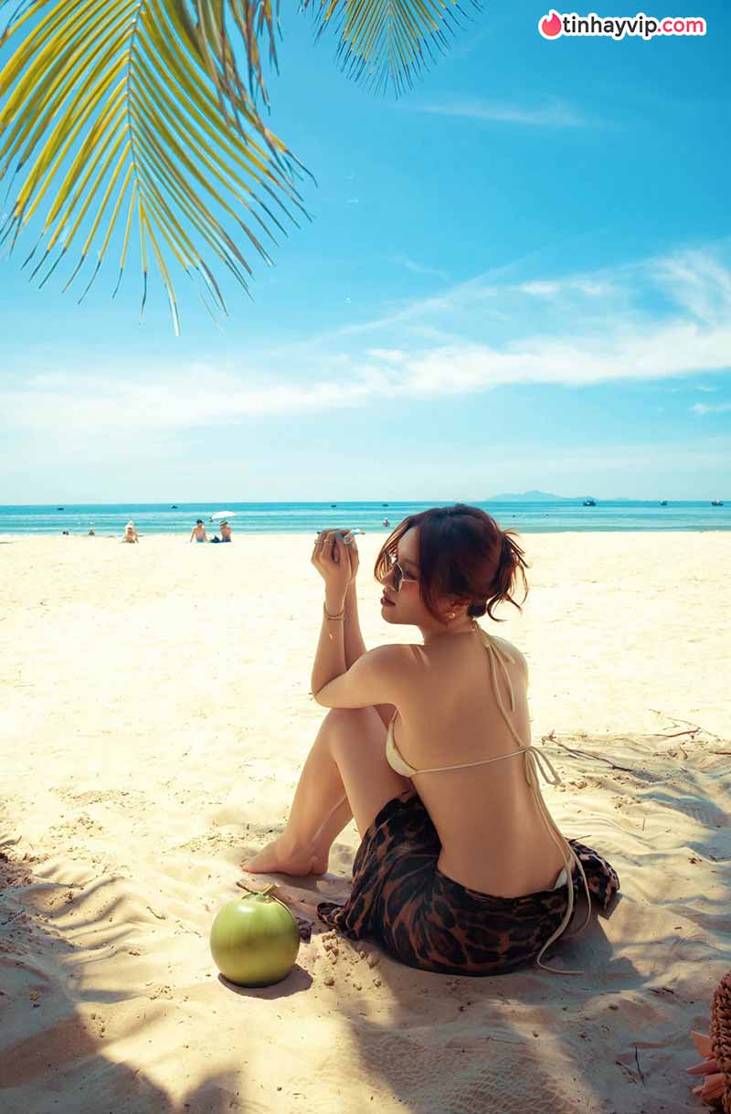 Thanh Thanh Huyền khoe visual cuốn hút trong kỳ nghỉ biển