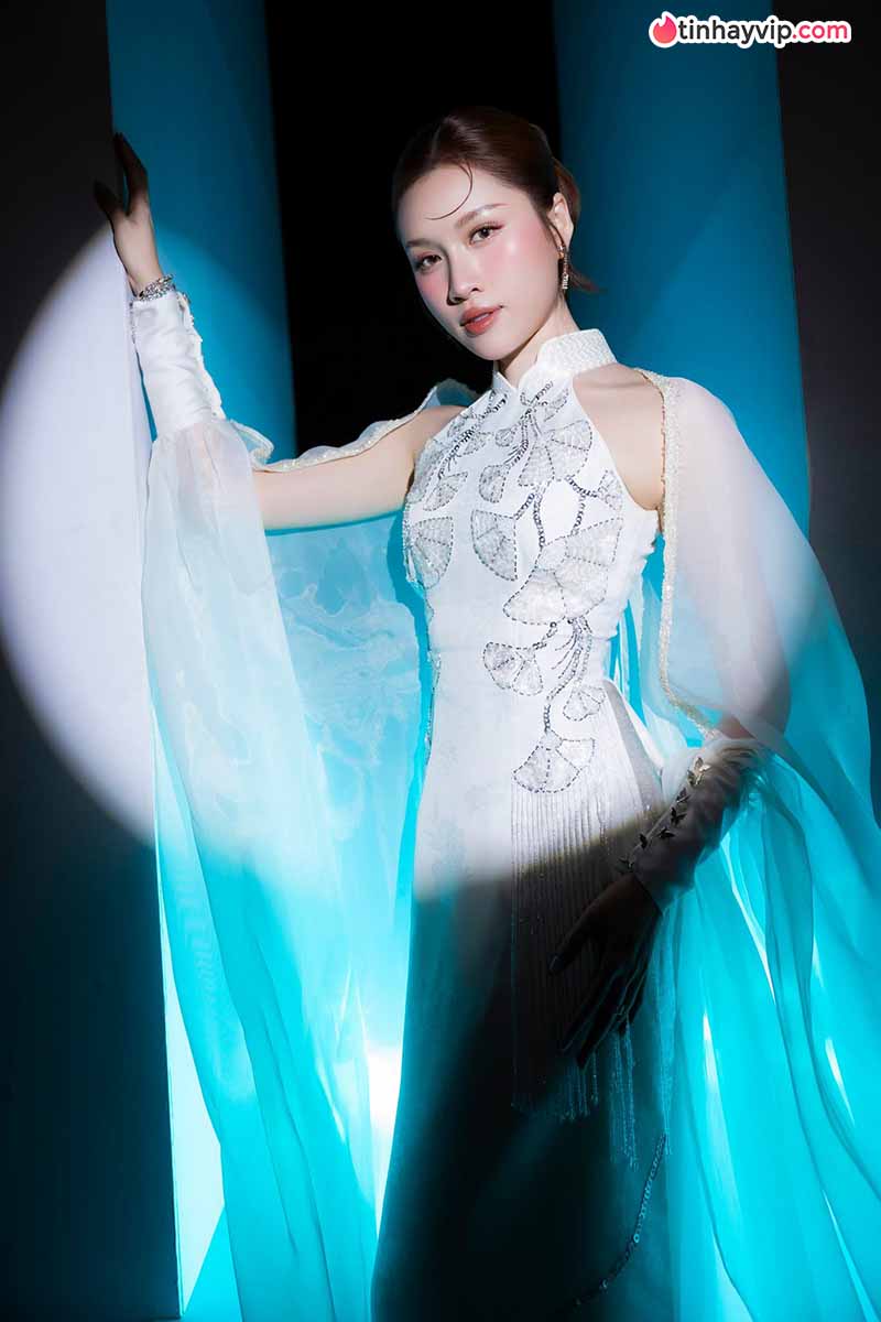 Thanh Thanh Huyền khoe visual cuốn hút trong kỳ nghỉ biển