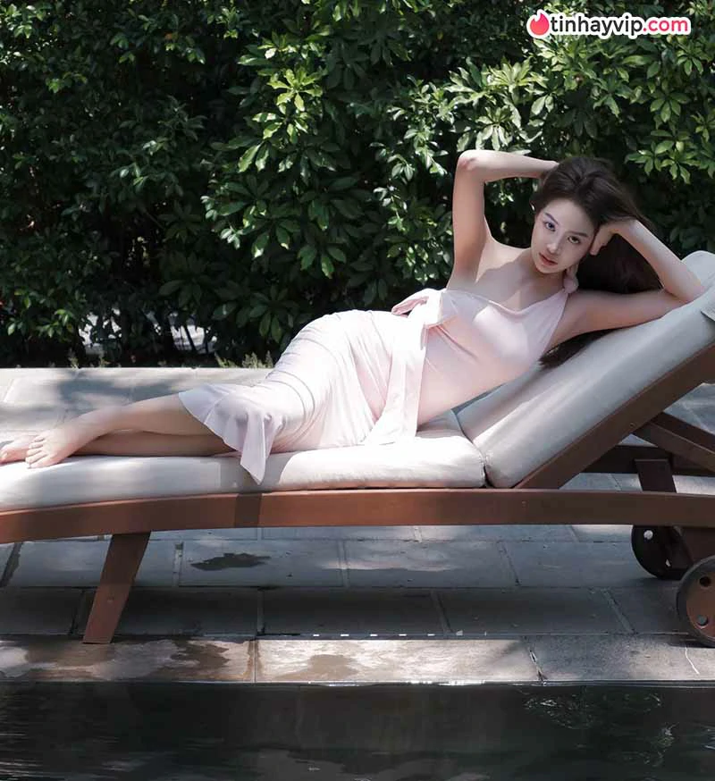 Thanh Thủy tung ảnh xuyên thấu tinh tế, dáng vẻ nổi bật