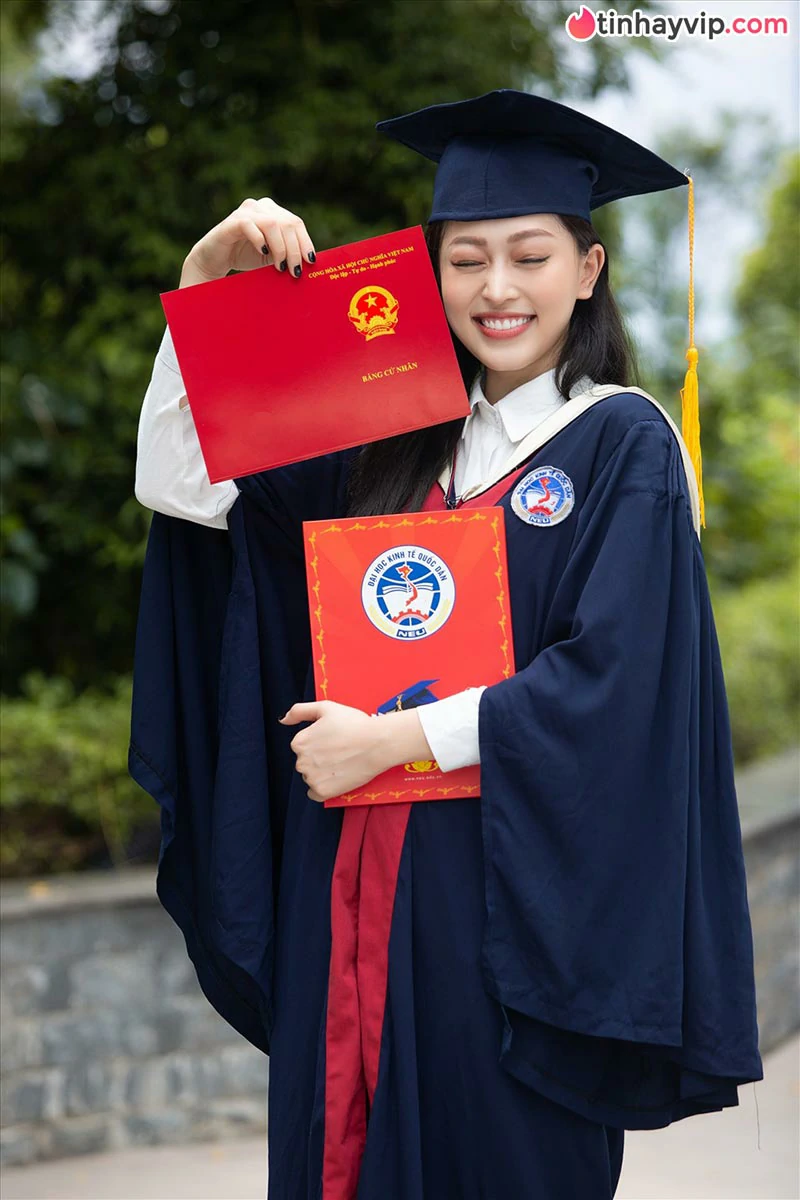 Bùi Phương Nga là ai? Tiểu sử và hành trình khẳng định thương hiệu nàng hậu tài sắc vẹn toàn