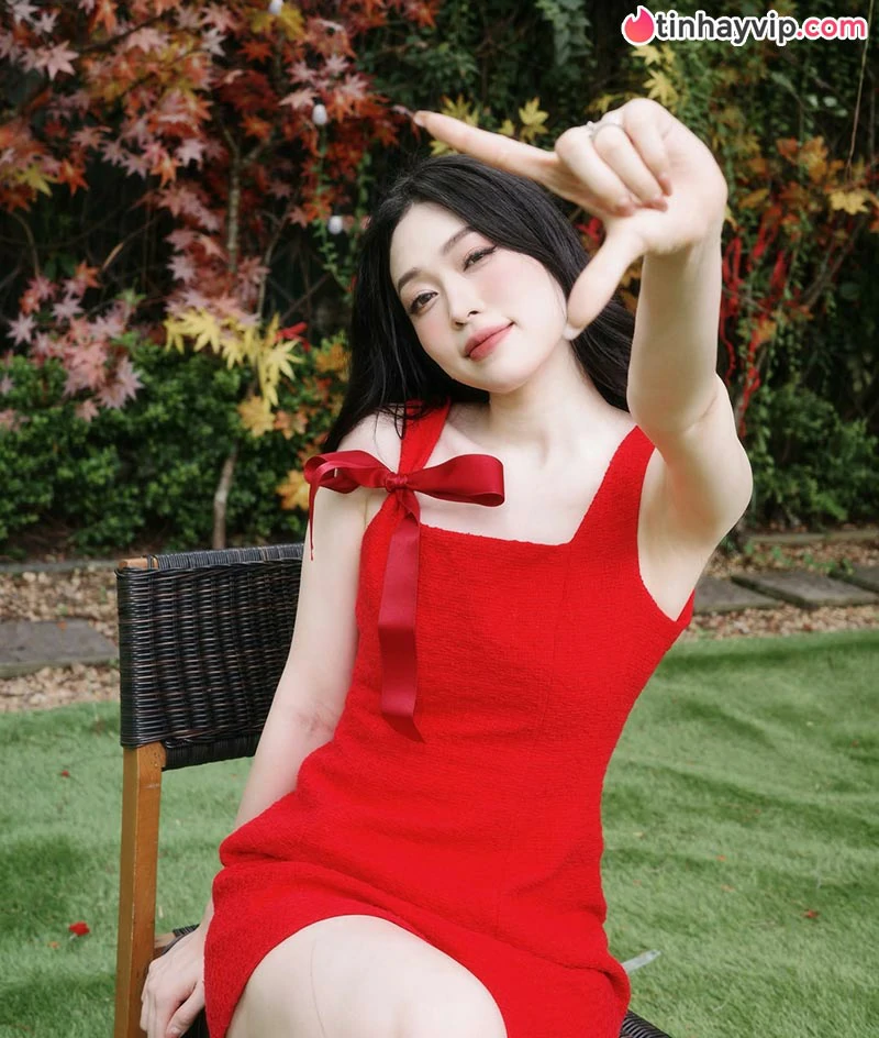 Bùi Phương Nga là ai? Tiểu sử và hành trình khẳng định thương hiệu nàng hậu tài sắc vẹn toàn
