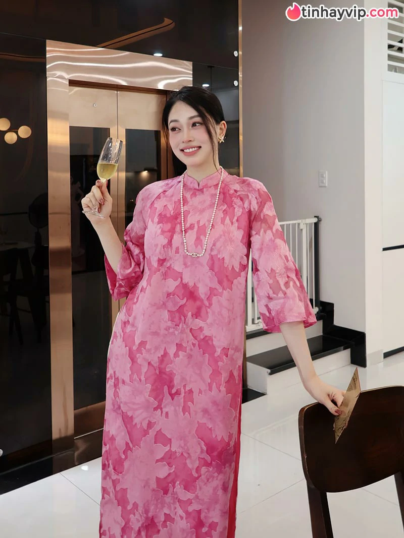 Bùi Phương Nga là ai? Tiểu sử và hành trình khẳng định thương hiệu nàng hậu tài sắc vẹn toàn