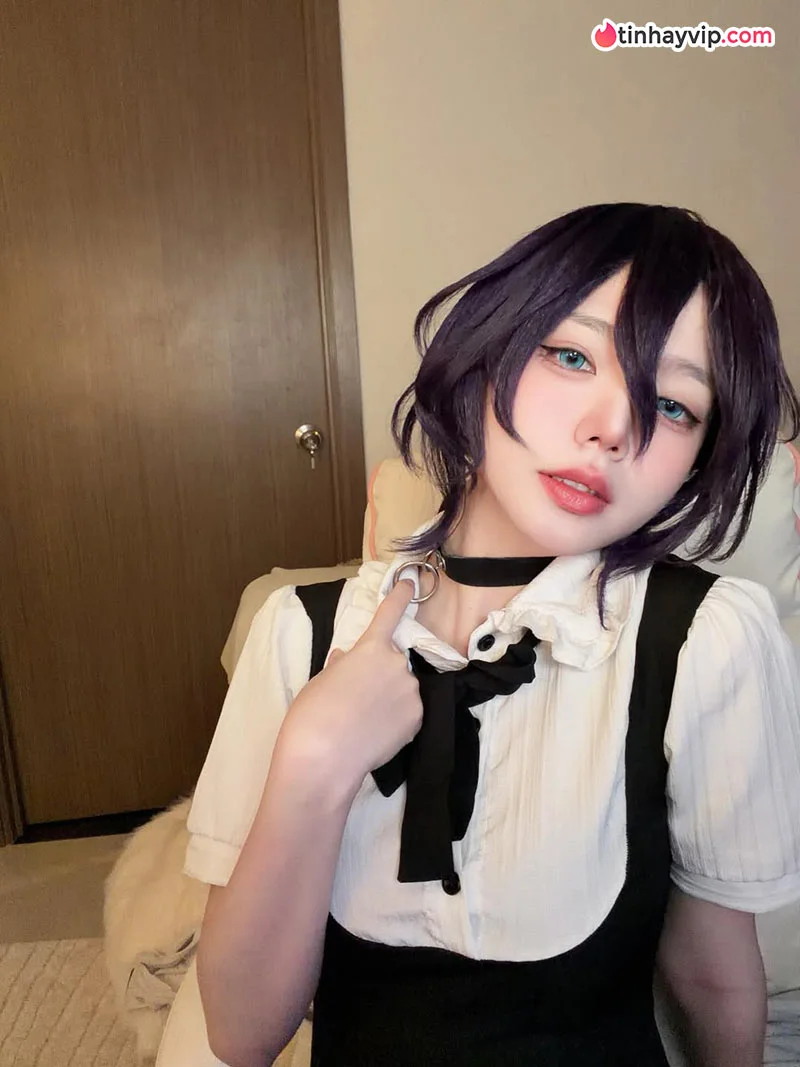 Remind gây thương nhớ trong trang phục cosplay