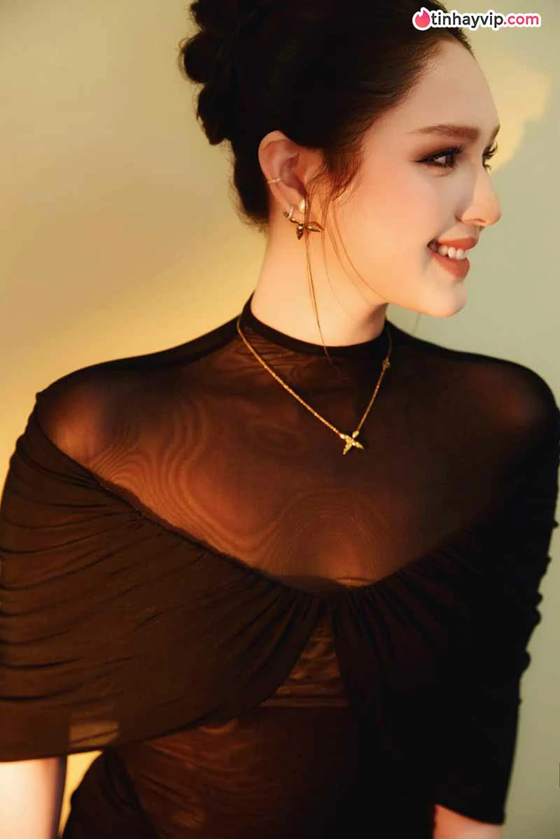 Xoài Non - Hành trình định hình phong cách của hot girl 2002