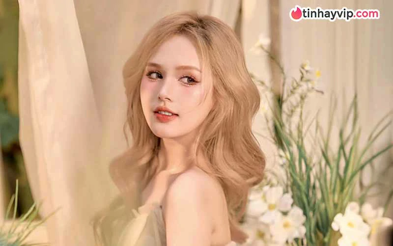 Xoài Non - Hành trình định hình phong cách của hot girl 2002
