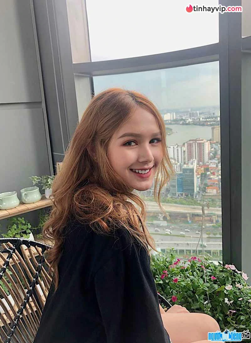 Xoài Non - Hành trình định hình phong cách của hot girl 2002