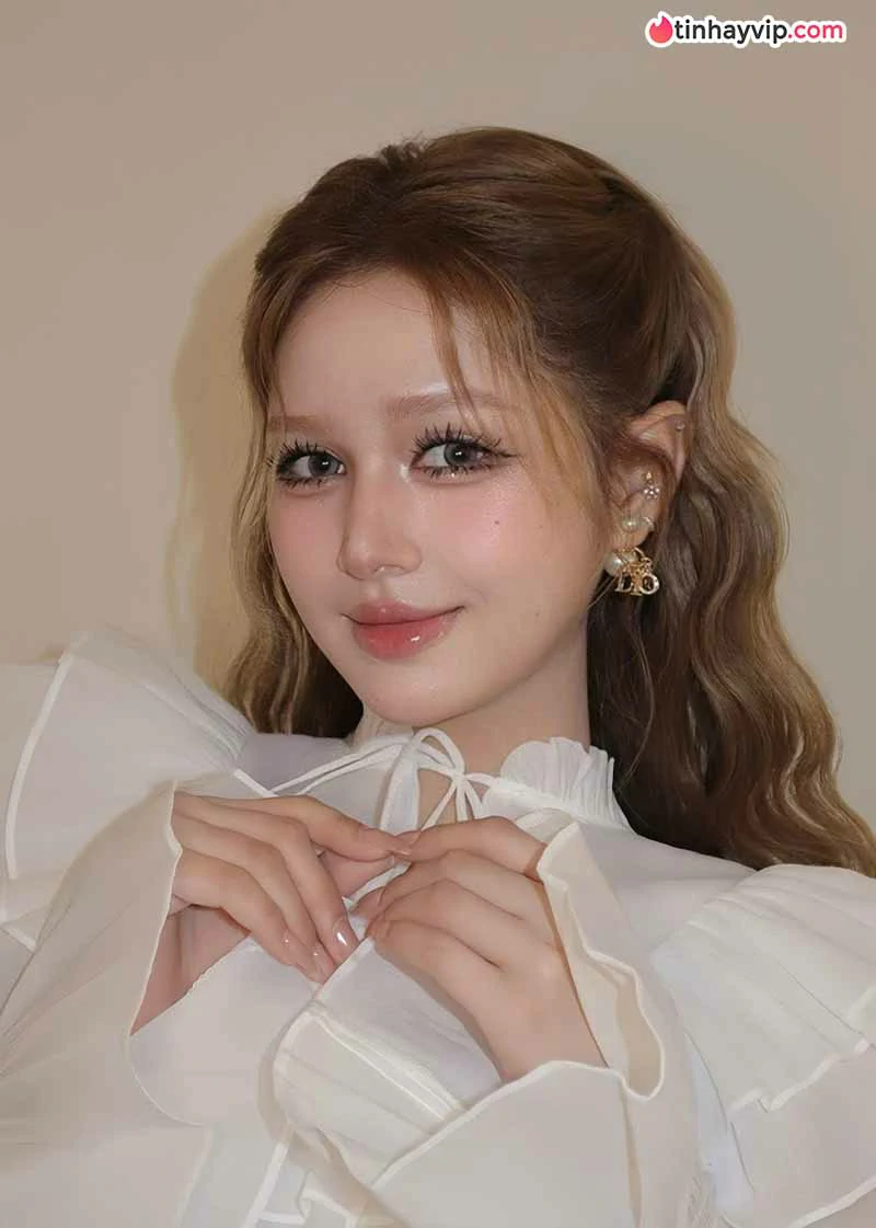Xoài Non - Hành trình định hình phong cách của hot girl 2002