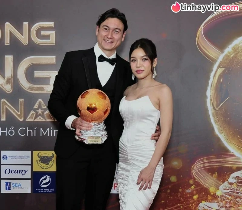 Top 10 bóng hồng làng WAGs Việt quyến rũ nhất năm 2026