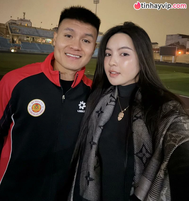 Top 10 bóng hồng làng WAGs Việt quyến rũ nhất năm 2026