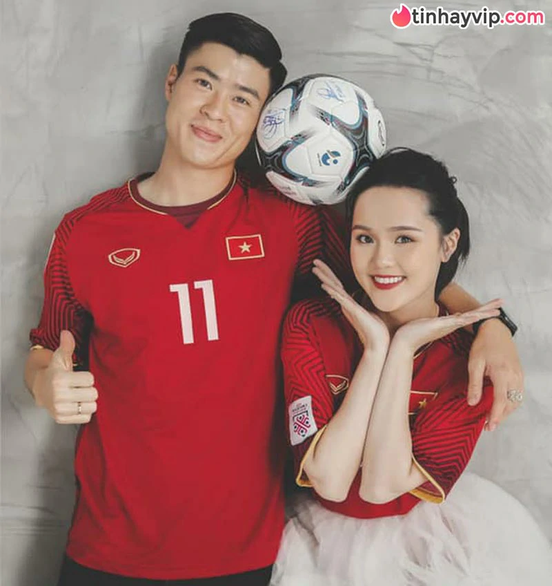 Top 10 bóng hồng làng WAGs Việt quyến rũ nhất năm 2026