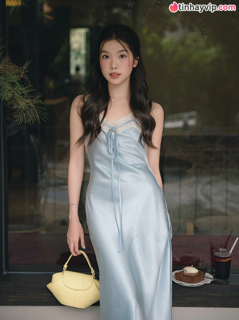Trịnh Hà Vi khoe nhan sắc nàng thơ trong loạt ảnh mới khiến dân tình mê mẩn