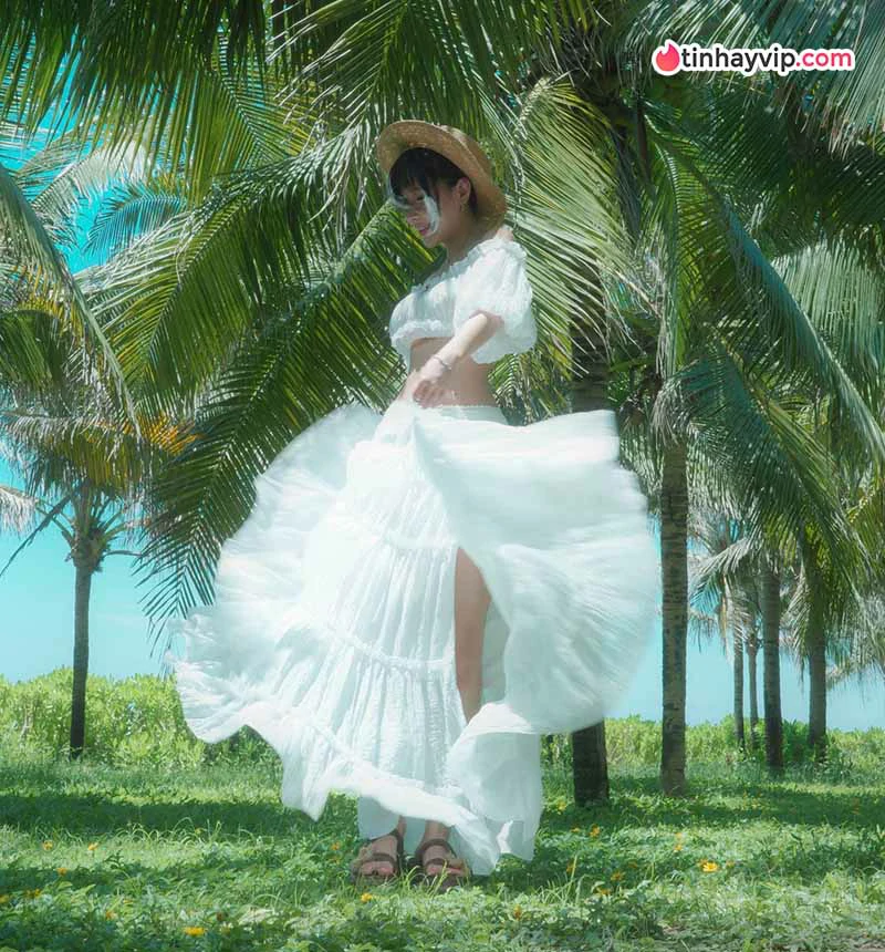 UmekoJ và phong cách thời trang tối giản trong loạt ảnh mới