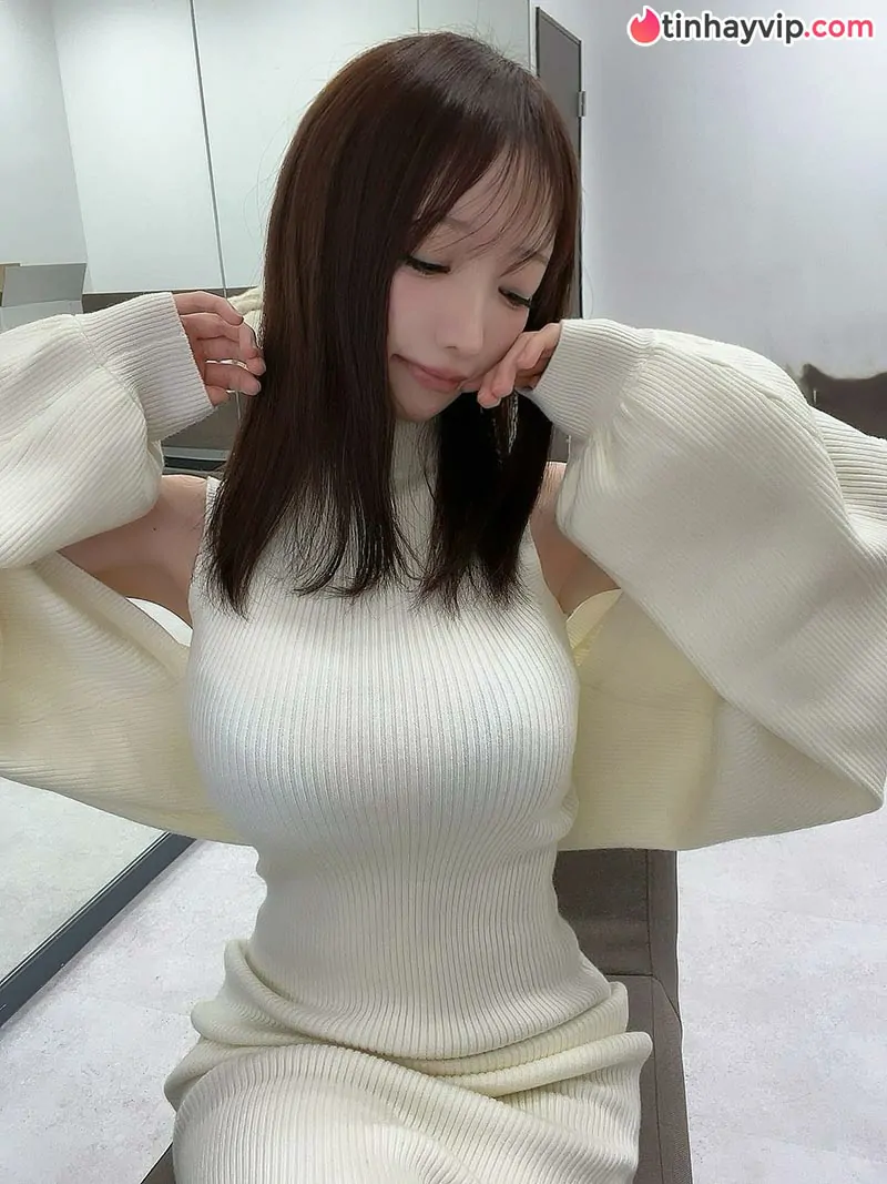 Mỹ nhân Airi Shimizu tiết lộ quá khứ từng bị quấy rối đến mức muốn phẫu thuật cắt bỏ vòng 1