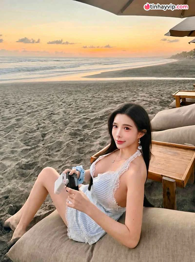 Amber Na nghỉ xả hơi tại Bali, khoe sắc vóc gợi cảm cuốn hút