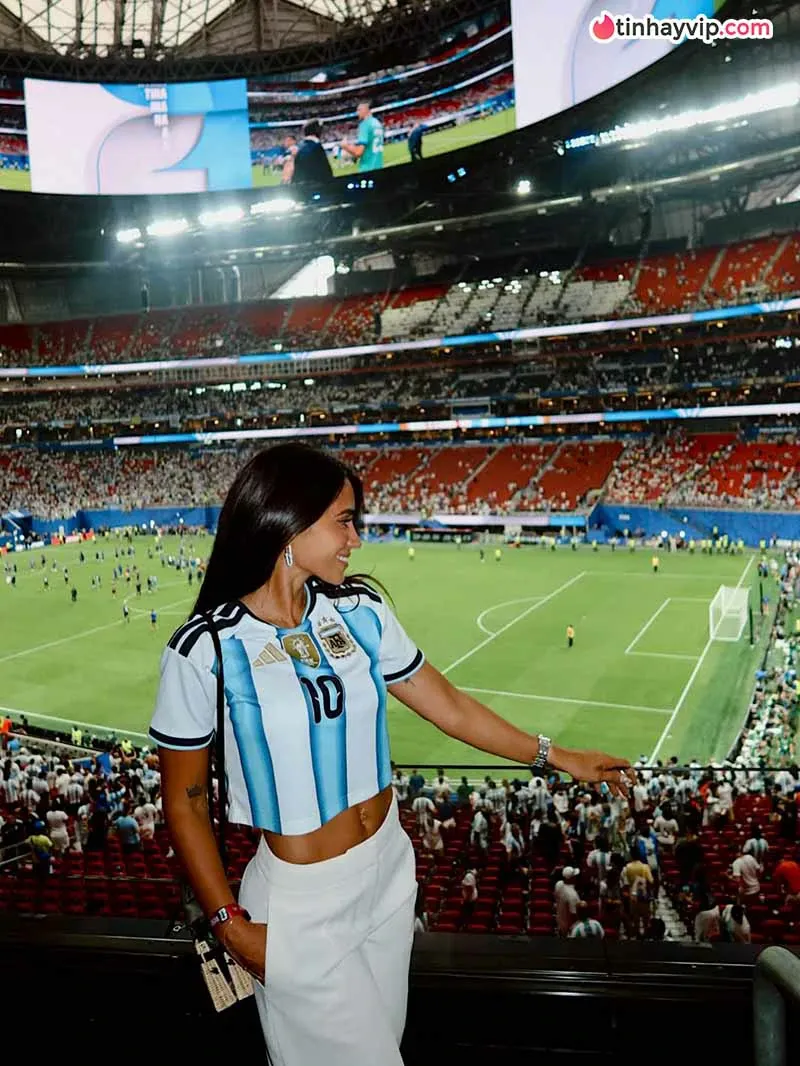 Antonela Roccuzzo bật khóc sau chiến thắng của Argentina