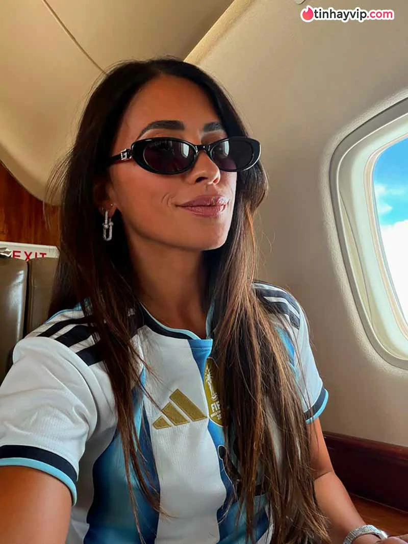 Antonela Roccuzzo bật khóc sau chiến thắng của Argentina