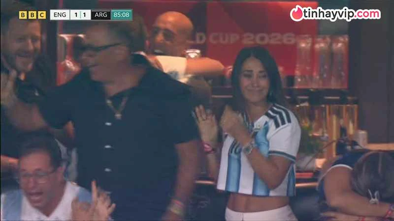 Antonela Roccuzzo bật khóc sau chiến thắng của Argentina